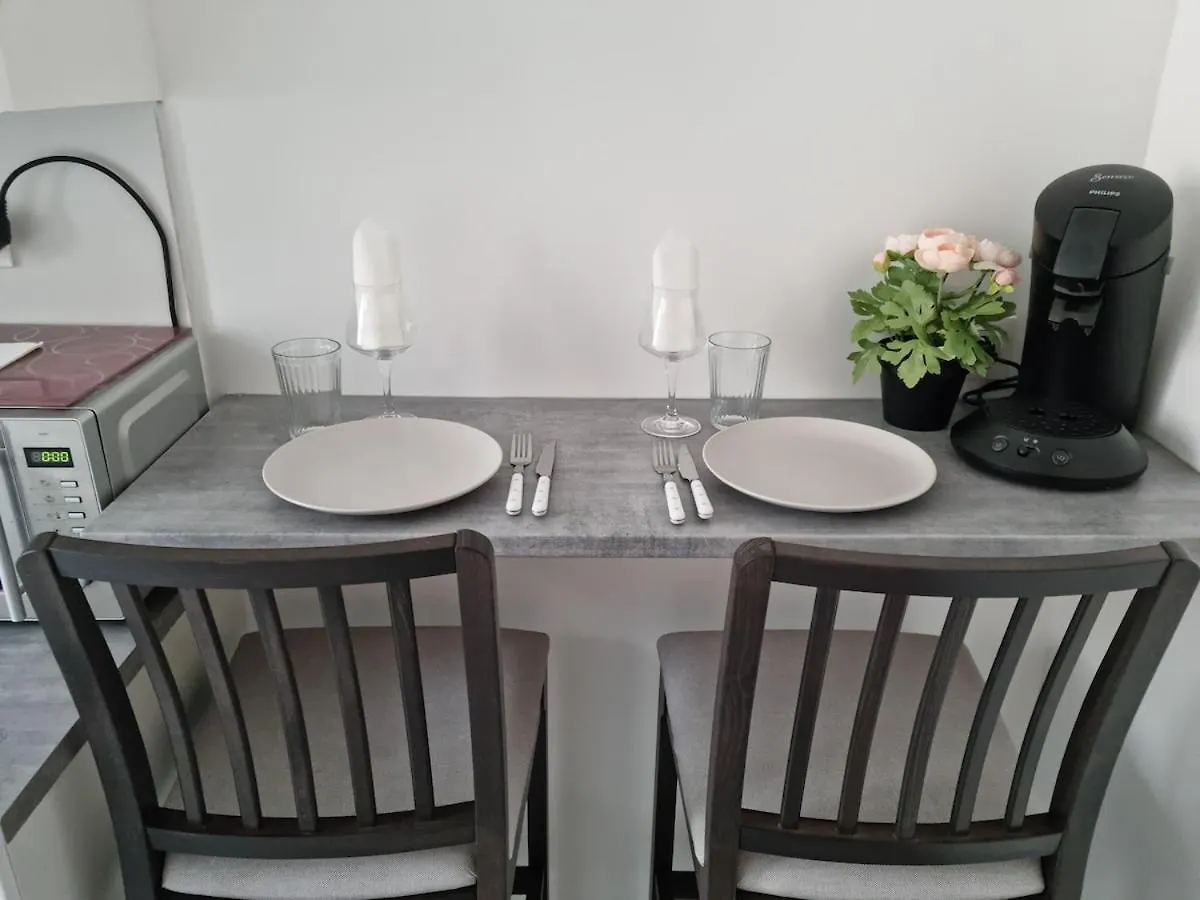 Appartement 2 Pieces contacts